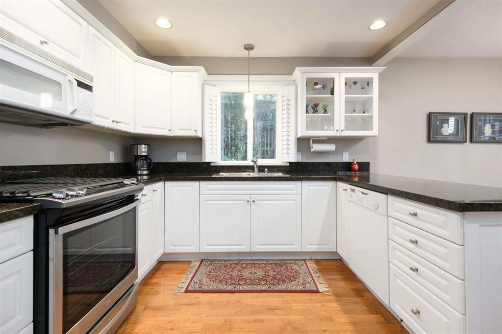 #209 – 288 E. 6th Street